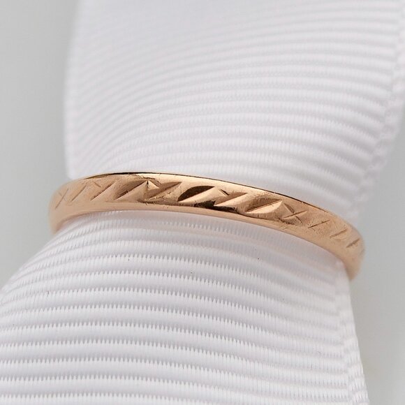 Rose Gold 14K Wedding Band Ring, Diamond Cut Detailing Ring, Size 6 - Picture 1 of 4